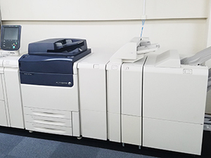オンデマンド印刷機　こちらで印刷をします。