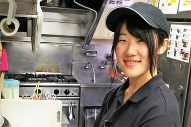 「調理スタッフ」特別なスキルや学歴は一切ナシ/月給25万円から45万円